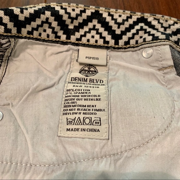 Denim BLVD Tribal Print Black Denim Shorts Size Large - Picture 4 of 7